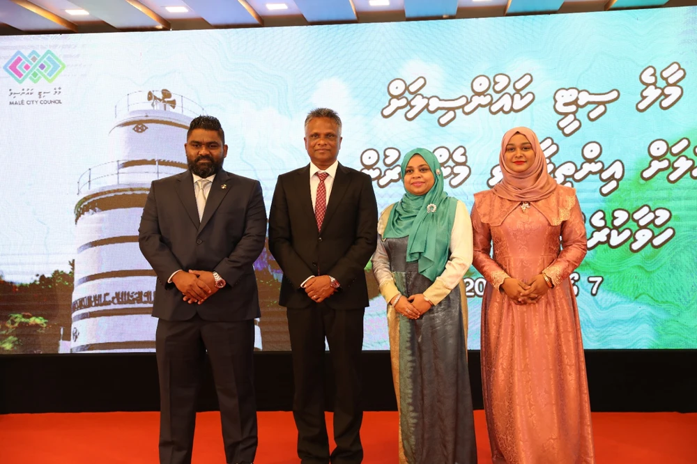 photo for މާލޭސިޓީ ކައުންސިލަށް އަލަށް އިންތިޚާބުވި ކައުންސިލު މެންބަރުން ހުވާކުރުމުގެ ރަސްމިއްޔާތު ބާއްވައިފި